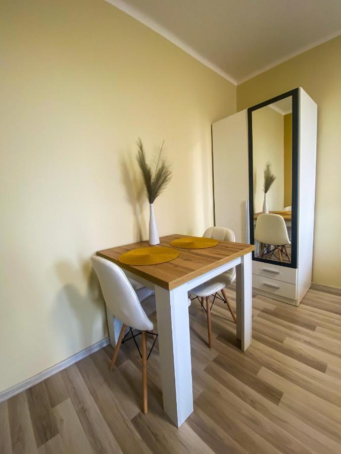 Fresh Smartly Designed Studio Flat & Sunny Balcony Budapest Exterior photo